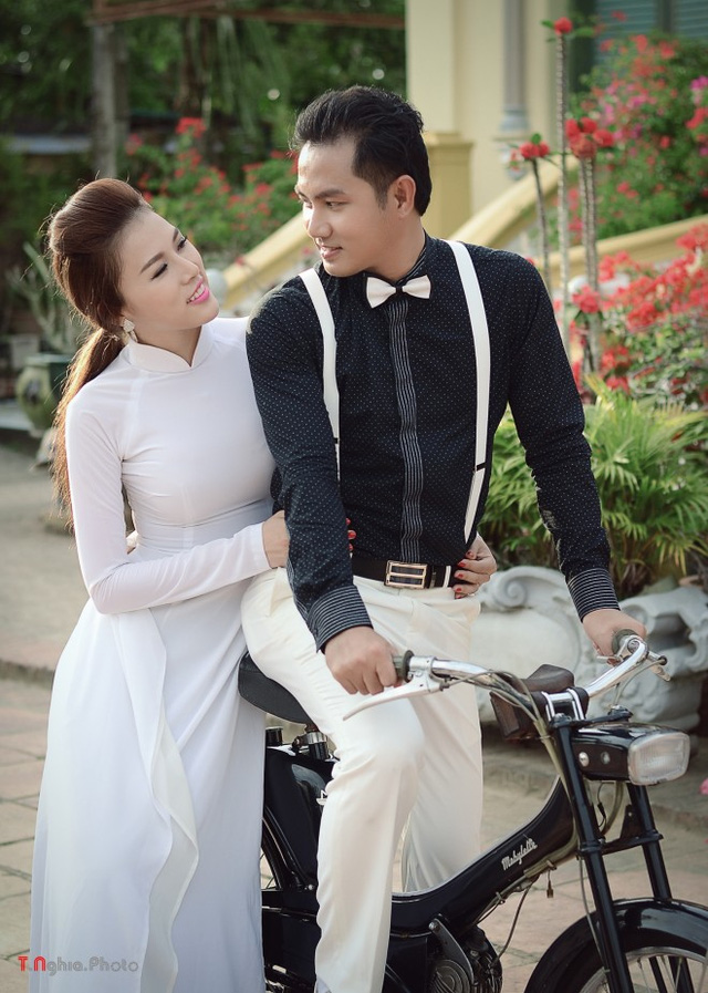 Người mẫu Trần Kim Yến và diễn viên Thiên Bảo vừa chính thức đính hôn tại quê nhà “cô dâu” ở Tiền Giang, trước sự bất ngờ của đông đảo bạn bè, đồng nghiệp.