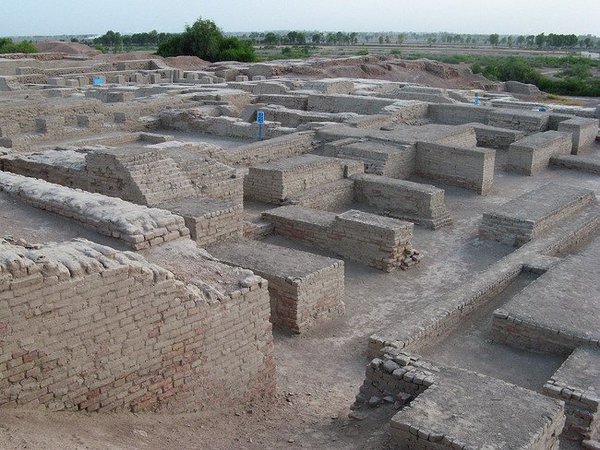 
Hệ thống thoát nước Mohenjo-Daro.
