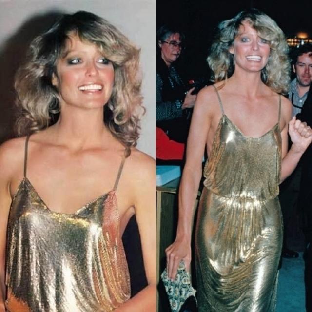 
Chiếc váy vàng kim lộng lẫy cùng mái tóc xoăn bồng bềnh đã giúp Farrah Fawcett hoàn toàn ghi điểm tại Oscar 1978. Đây cũng là phong cách thời trang nổi bật của những năm thập niên 70.
