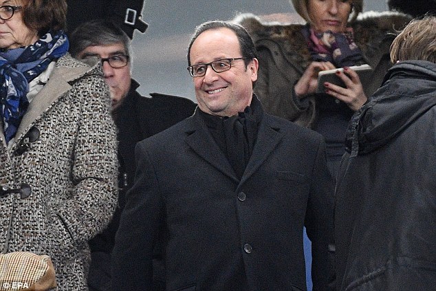 Tổng thống Pháp Francois Hollande cũng dự khán trận đấu.