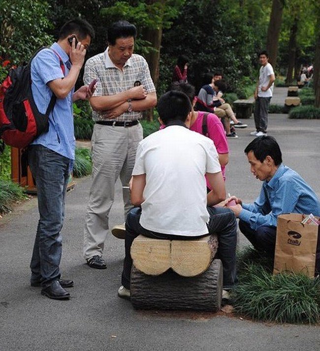 
Các bác lại hiểu nhầm em mất rồi.
