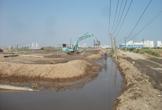 Hệ thống cấp nước được đi trong hào kỹ thuật.