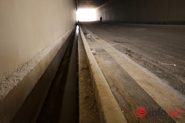 
Hầm đường bộ Thanh Xuân dài 980 m, phần hầm kín dài 105 m với mặt cắt ngang 14 m, 4 làn xe.
