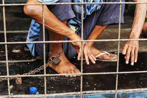 
Báo cáo cho biết hiện nay có gần 19.000 người ở Indonesia bị xích hoặc nhốt
