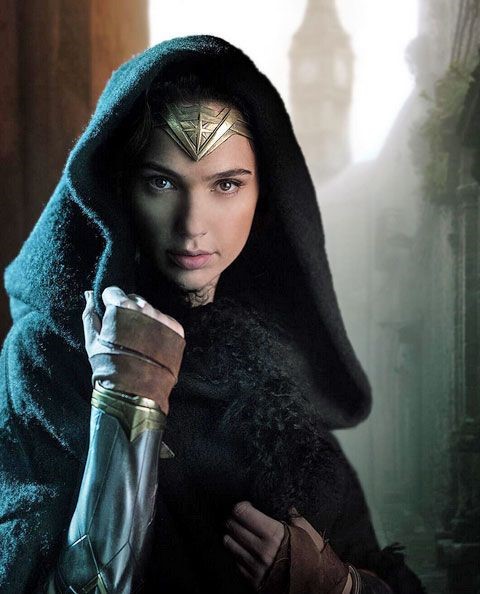 
Và vào mùa hè 2017, Gadot sẽ có bộ phim của riêng mình mang tên Wonder Woman.
