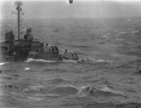 
Nhiều tàu khác của Hạm đội 3 phải chịu đựng mức độ thiệt hại khác nhau, đặc biệt là radar và thiết bị phát thanh làm tổn hại nghiêm trọng hệ thống liên lạc của toàn hạm đội.
