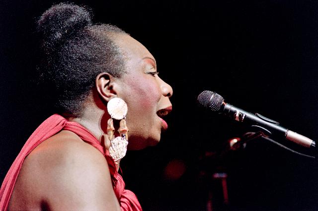 
Cho đến nay cuộc đời và tính cách của Nina Simone vẫn khiến người hâm mộ tò mò: đâu là bản chất thực sự của giọng ca tài năng này?
