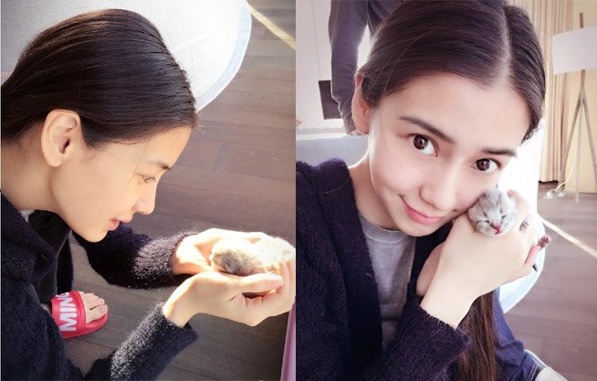 
Nana có nhiều nét tương đồng với nữ diễn viên Angelababy.
