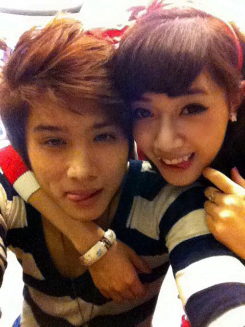 2011, Tùng Tống và Hà Min hẹn hò, trở thành một cặp đôi chị-em rất được yêu mến.