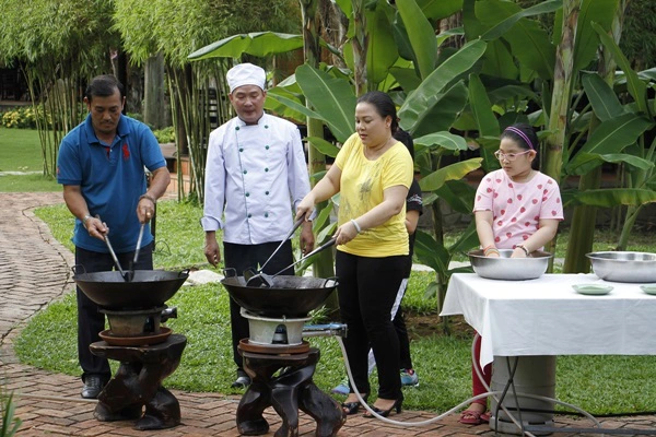 
Gia đình nghệ sỹ Ngọc Lan tham gia chương trình “Gia đình vui vẻ”.
