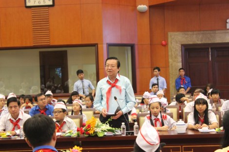 
Giám đốc Sở Giáo dục và Đào tạo TP.HCM Lê Hồng Sơn cho biết thành phố đang tiếp tục phổ cập môn bơi lội trong tất cả các trường học, chú ý chương trình giảm tải và đổi mới sách giáo khoa trong thời gian tới.
