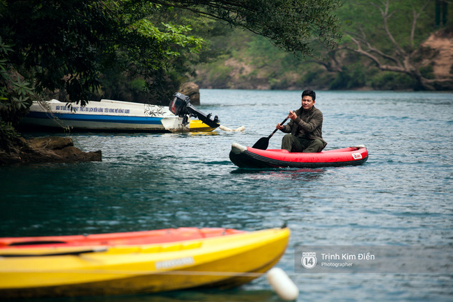 Hoặc chèo thuyền Kayak.