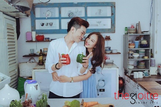 Tình yêu chỉ mới gần 1 năm, thế nhưng, cặp đôi đã trải qua nhiều kỉ niệm có nhau. Lần để lại trong cô hot girl này nhiều ấn tượng khó quên nhất lại chính vào hôm giận nhau với Công Minh.