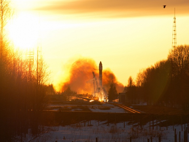 
Soyuz-U mang vệ tinh quân sự Kosmos-2450 nổ tung sau khi phóng ở Plesetsk, 2009
