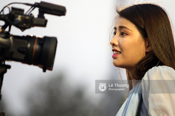 
Nữ phóng viên truyền hình xinh đẹp tên là Tang Yi Rong (phiên âm tiếng Việt là Nhung), năm nay mới 23 tuổi.

Tang Ji Rong cho biết từ khi có sự góp mặt của những ngôi sao như Ramires, nhiều người dân Trung Quốc bắt đầu quan tâm đến bóng đá hơn, đó là lý do khi đội bóng này thi đấu luôn nhận được sự quan tâm rất lớn của truyền thông nước này.
