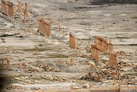 “Sau khi Palmyra được giải phóng, giờ chúng tôi đang (nghĩ về những gì có thể làm) chuẩn bị khôi phục thành phố này”, ông Maamun Abdel Karim, người đứng đầu Tổng cục bảo tàng và cổ vật Syria (DGAM), nói hôm 27/3.