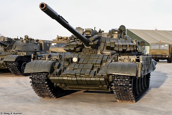 
Một phiên bản nâng cấp mang tên T-55AMV với lớp giáp gạch phản ứng nổ ERA thế hệ đầu tiên.
