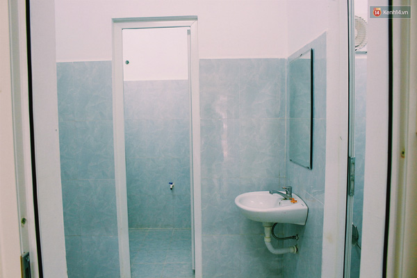 
Nhà vệ sinh rộng rãi, được chia làm 3 phòng riêng biệt.
