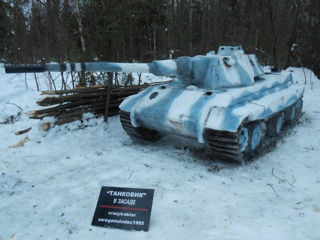 
Mô hình tuyệt đẹp của xe tăng hạng nặng IS-2 Stalin.
