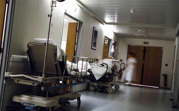 
Tính từ tháng 11/2015, các bệnh viện trên cả nước Anh rơi vào tình trạng kín giường tổng cộng là 517 lần.
