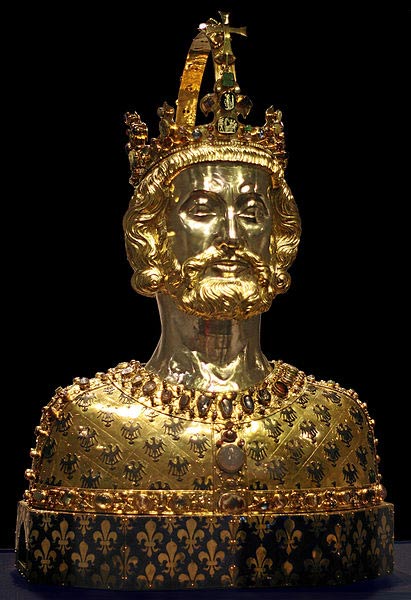 
Mặt nạ vua Charlemagne.
