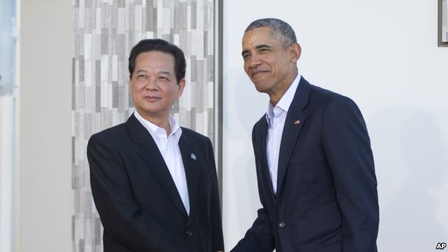 
Tổng thống Barack Obama đón tiếp Thủ tướng Nguyễn Tấn Dũng tại Sunnylands, California, ngày 15.2. Ảnh: TTXVN.
