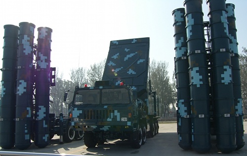 
Những tổ hợp tên lửa đất đối không như HQ-9 sẽ là quân bài hết sức nguy hiểm của Trung Quốc ở Biển Đông.
