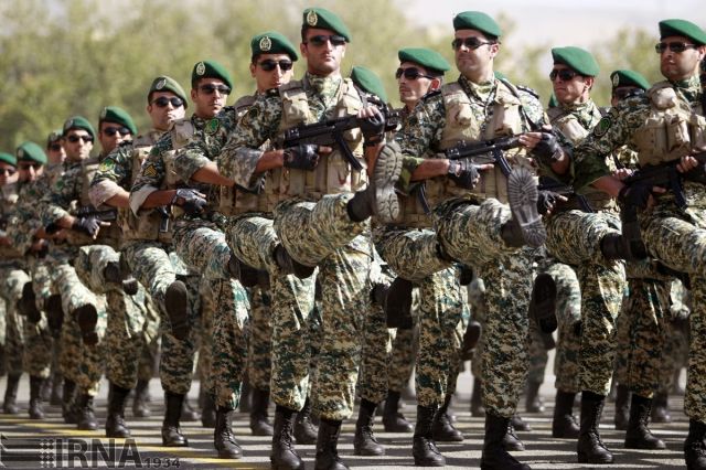 
Lữ đoàn 65, quân đội Iran, trong một buổi diễu binh. Ảnh: ArmyRecognition
