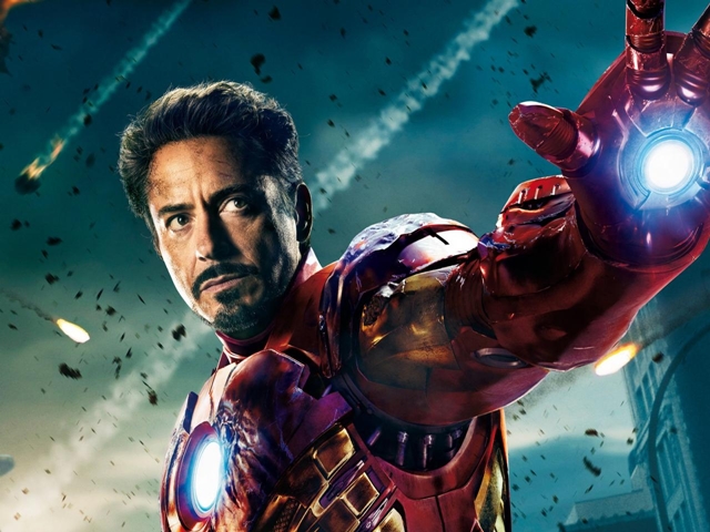 
Người sắt lừng danh do Robert Downey thủ vai.
