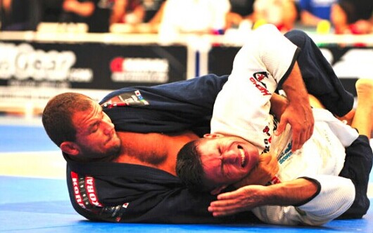 Mối liên hệ giữa MMA và môn võ cổ tàn độc, tà ác của Nhật Bản - Ảnh 2.