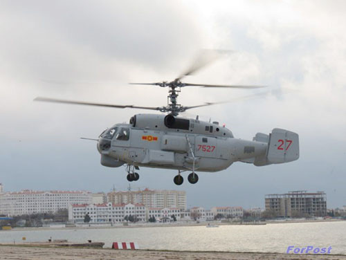
Trực thăng Ka-28 của Không quân Hải quân Việt Nam đang bay thử ở Sevastopol. Ảnh: sevastopol.su

