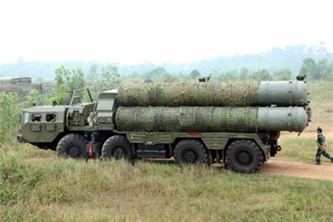 
Bộ đội tên lửa S-300 thực hành cơ động.
