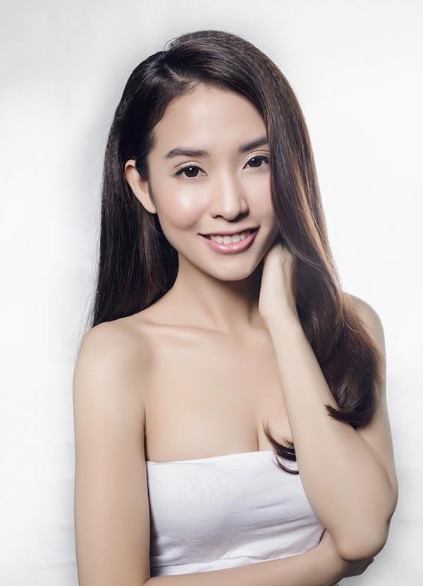 Mai Hồ tên thật là Hồ Ngọc Mai. Cô sinh năm 1987, là em họ của diễn viên Mai Thu Huyền và hoạt động trong lĩnh vực người mẫu, diễn viên, kinh doanh.
