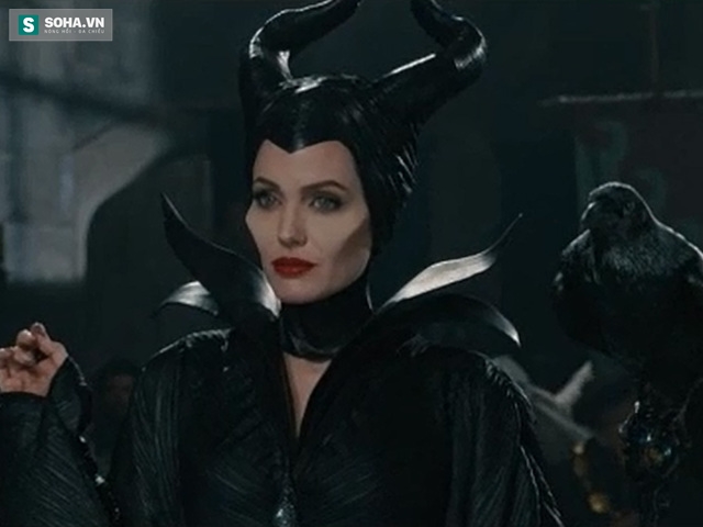 
Phù thủy Maleficent do Angelina Jolie thủ vai.
