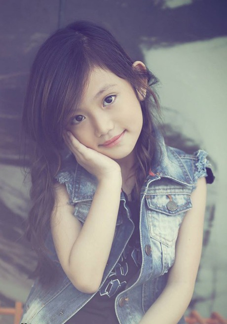 
Gương mặt xinh xắn của cô bé Phương Vy khiến người xem vô cùng yêu mến.
