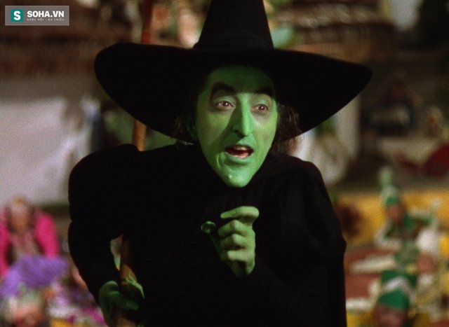 
Margaret Hamilton hóa thân xuất sắc vào nhân vật The Wicked Witch of The West.
