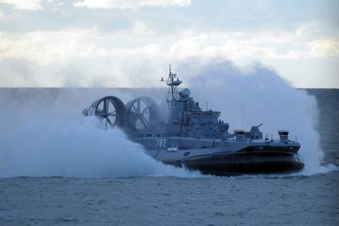 
Việc Ukraine xuất khẩu tàu đổ bộ đệm khí Zubr là điều không thể với Ukraine lúc này.
