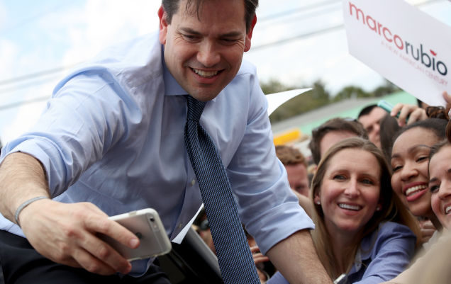 
Rubio tiếp xúc với cử tri tại Florida, sân nhà và cũng là cơ hội cuối cùng để ông bứt phá. Ảnh: Getty
