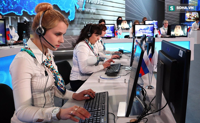
Khu vực điều khiển buổi giao lưu trực tuyến 2016 của Tổng thống Putin. (Ảnh: Kremlin)
