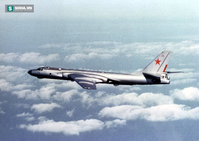 
Máy bay ném bom Tu-16 của Liên Xô
