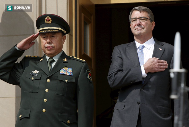 
Tướng 3 sao Phạm Trường Long (trái) và Bộ trưởng quốc phòng Mỹ Ashton Carter, tháng 6/2015. (Ảnh: CFP)
