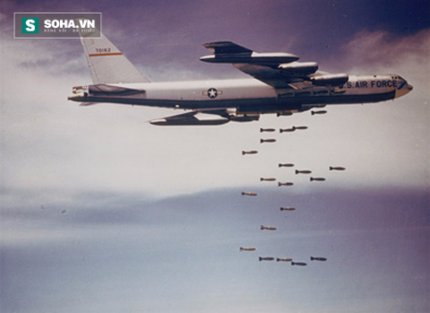 
Máy bay ném bom B-52 được coi là át chủ bài của Mỹ trong các cuộc không kích với tham vọng bẻ gãy ý chí chiến đấu của nhân dân Việt Nam
