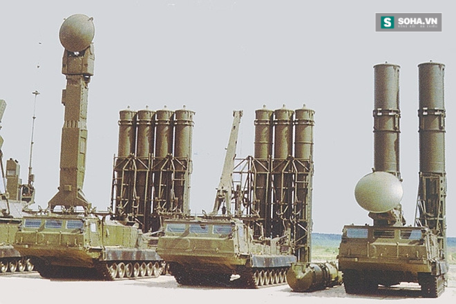 
Xe mang phóng tự hành (TELAR) 9A83 và 9A82 của hệ thống S-300V
