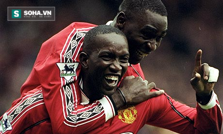 
Dwight Yorke (phía trước) khi còn chơi cho Man United.
