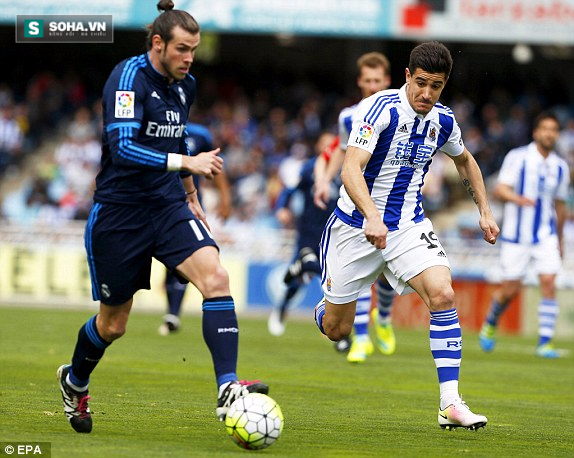 
Vắng Ronaldo, Gareth Bale là mũi chủ công của Kền kền trắng. Liên tục các đường bóng được nhồi cho anh.
