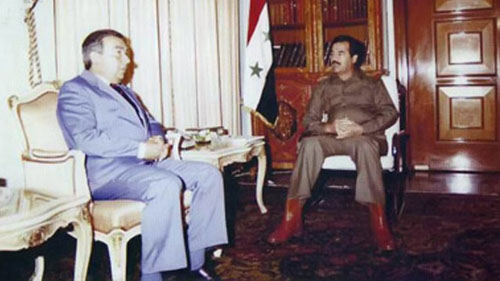 
Yevgeny Primakov hội đàm cùng Saddam Hussein. Ảnh: arabyat.ru
