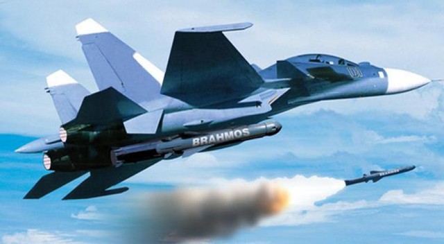 
Ảnh đồ họa mô phỏng tiêm kích đa năng Su-30MKI của Ấn Độ phóng tên lửa không đối hạm Brahmos.
