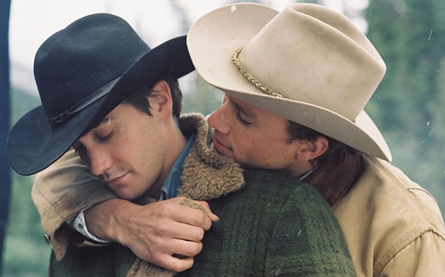 
Heath vào vai anh chàng đồng tính Ennis Del Mar trong Brokeback Mountain.
