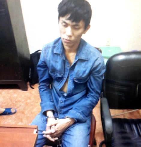
Siêu trộm Lê Văn Hoàn tại cơ quan điều tra (ẢNH: CAND)
