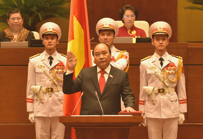 Thủ tướng Nguyễn Xuân Phúc tuyên thệ.